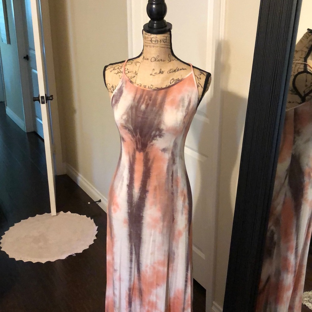 🍑 Tie dyed peach maxi dress